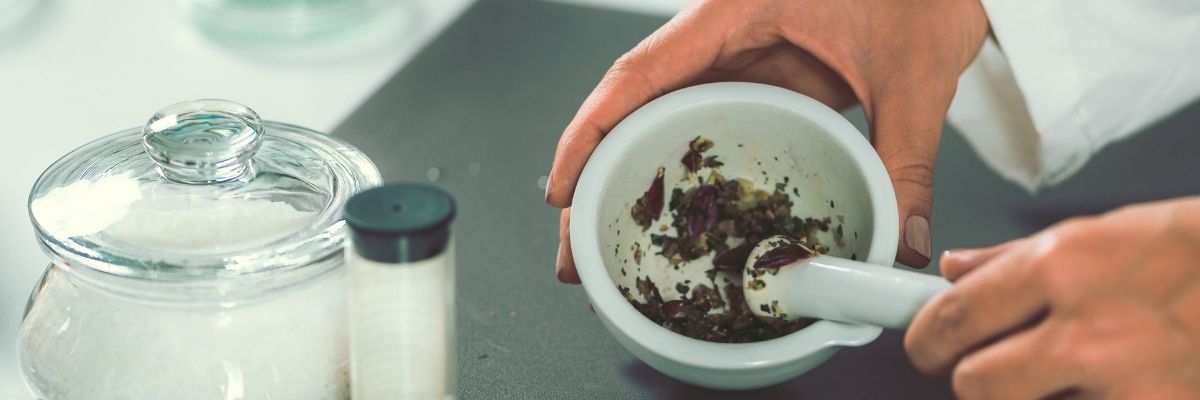 Göz Çevresi Bitkisel Bakım